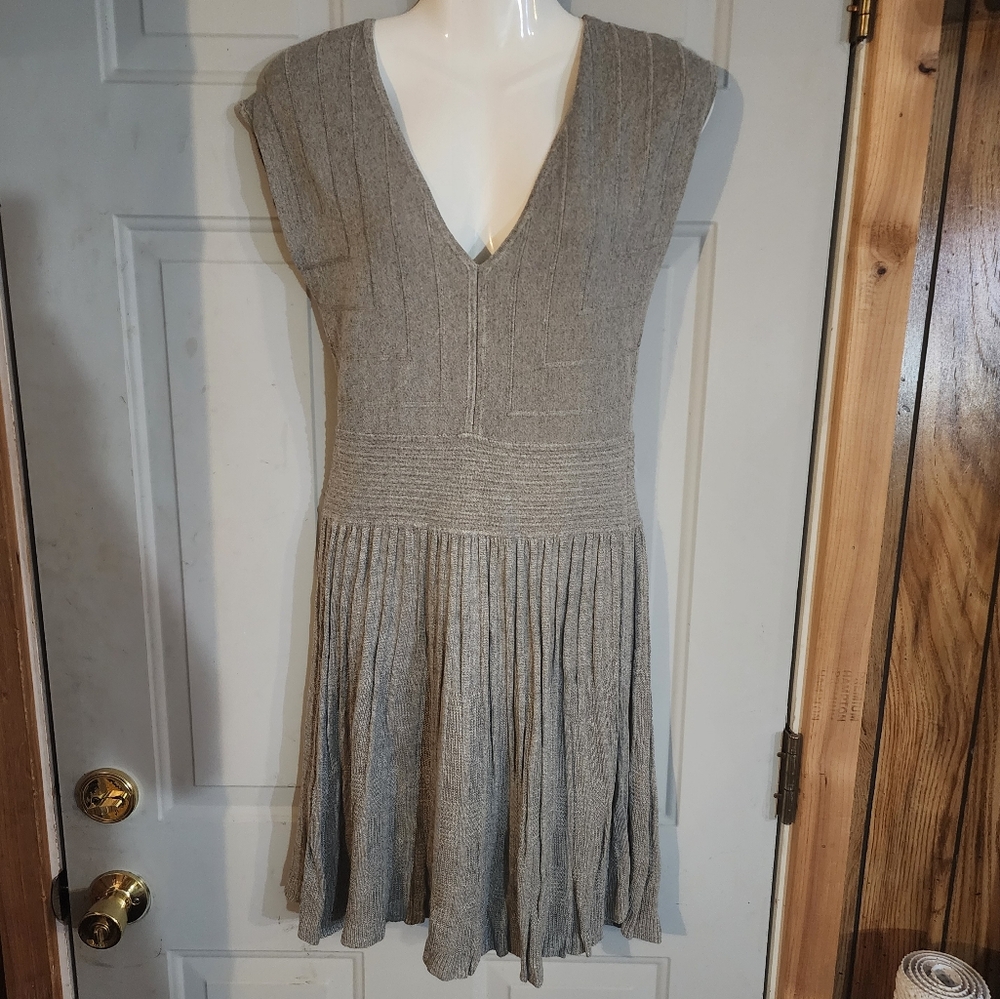Very cute flowy dress